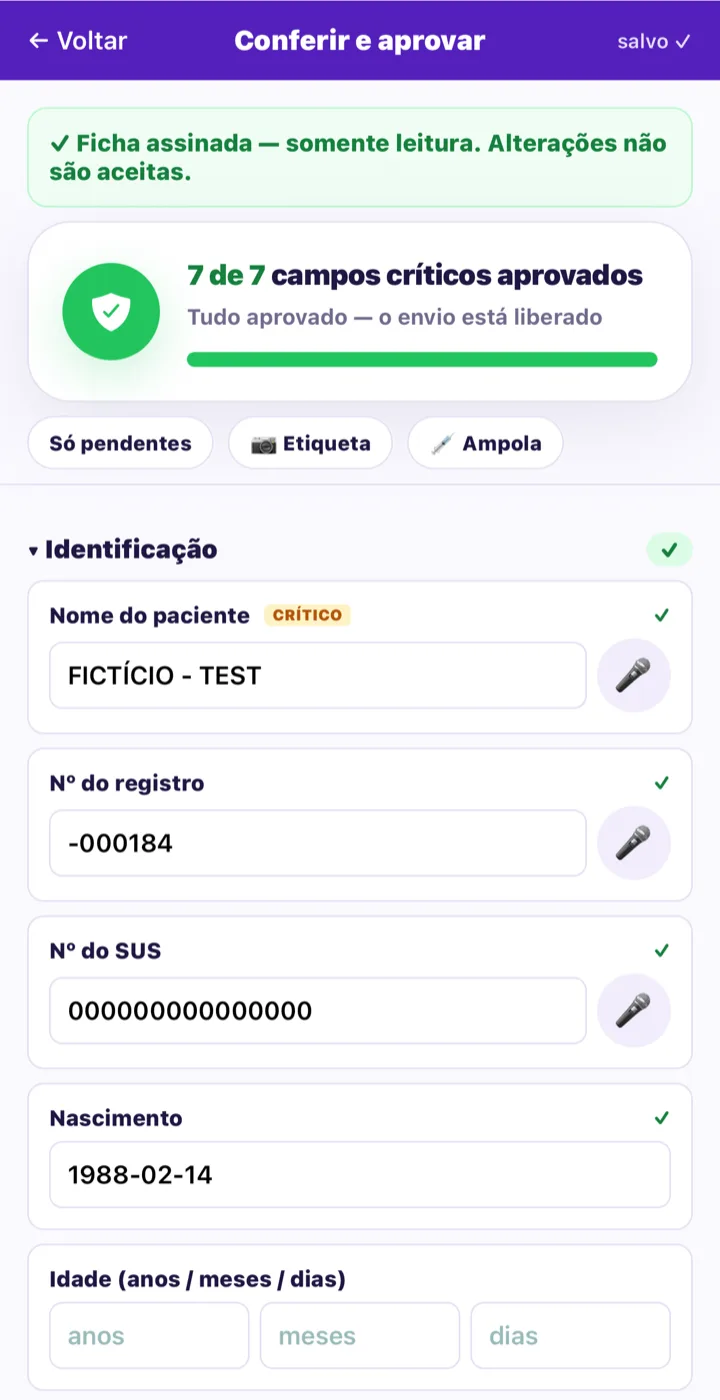Tela real de conferência: campo Nome do paciente com selo CRÍTICO aprovado e microfone para corrigir por voz